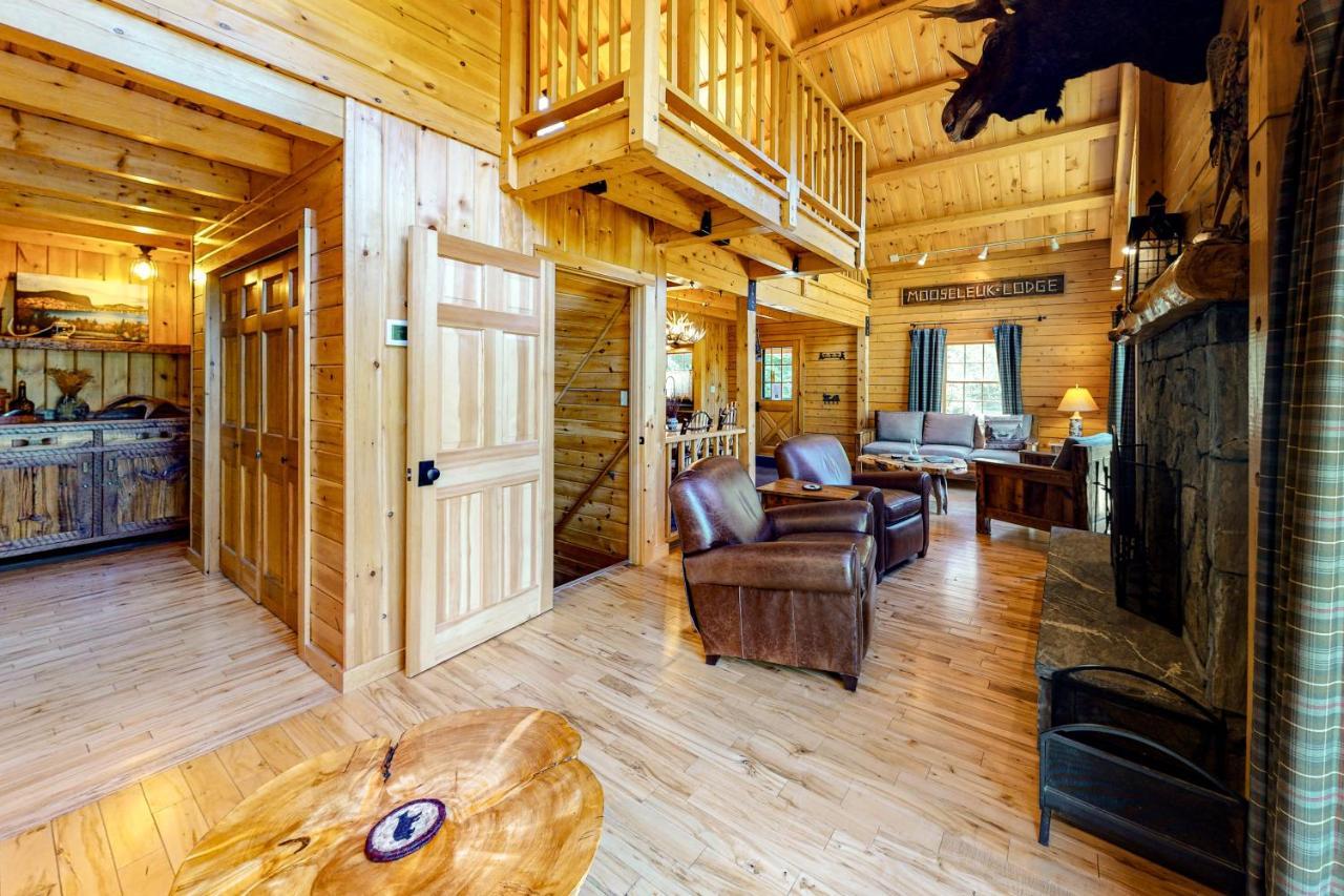 Mooseleuk Lodge The Highlands Экстерьер фото
