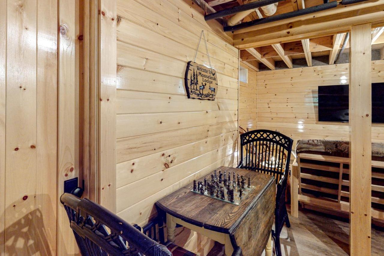 Mooseleuk Lodge The Highlands Экстерьер фото